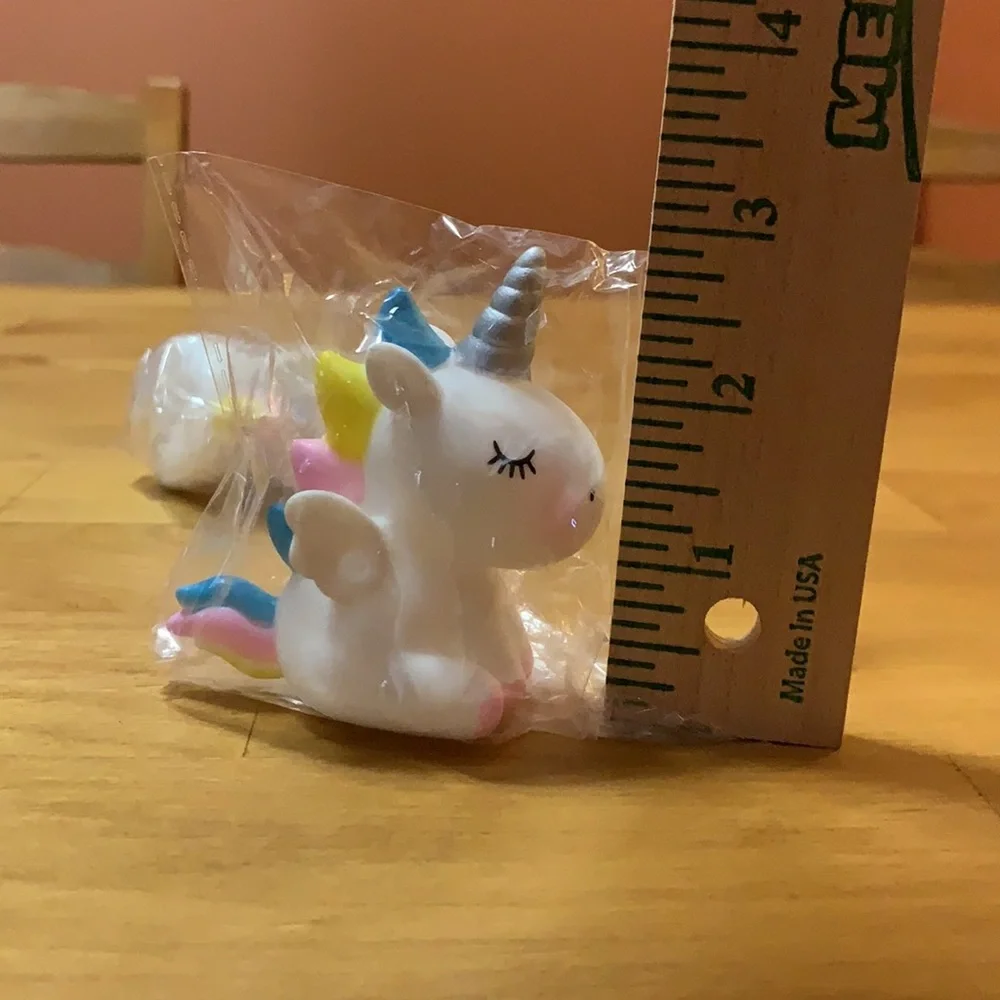 Cake Toppers Unicorns and Balloons . New 8pc - toy